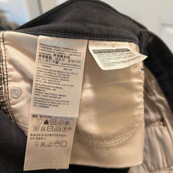 Levi's 311 Shaping Skinny Jeans Black Denim Hi-Rise Cotton Stretch Size 28 - Picture 8 of 10